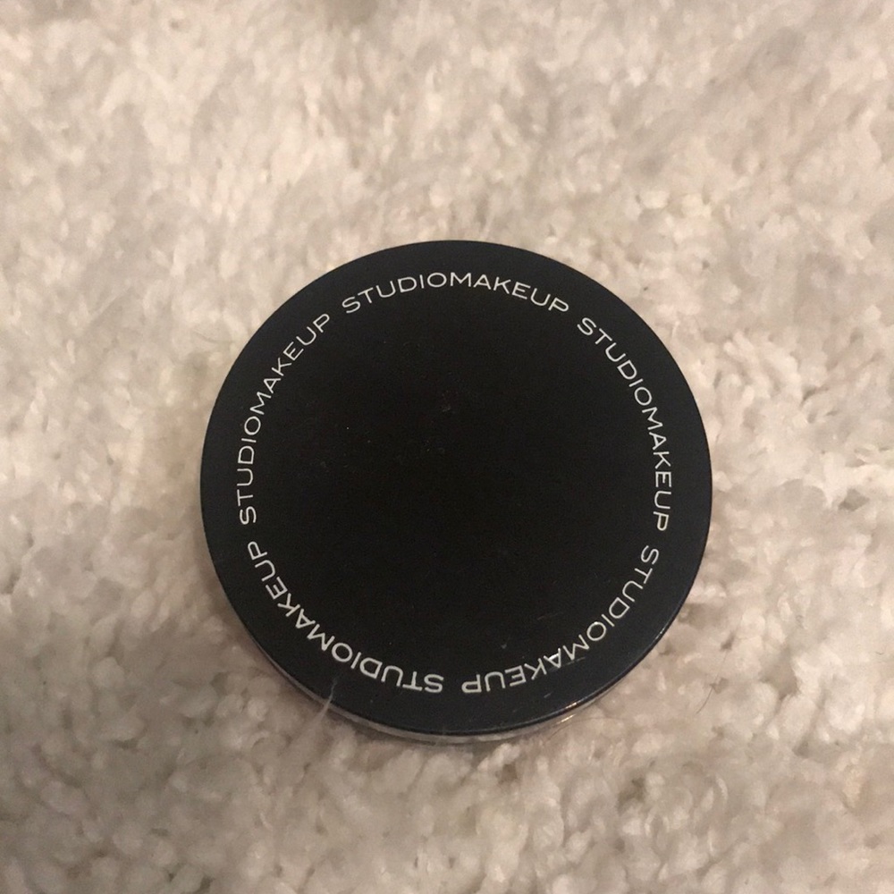 Studio Makeup Luminous Loose Blush